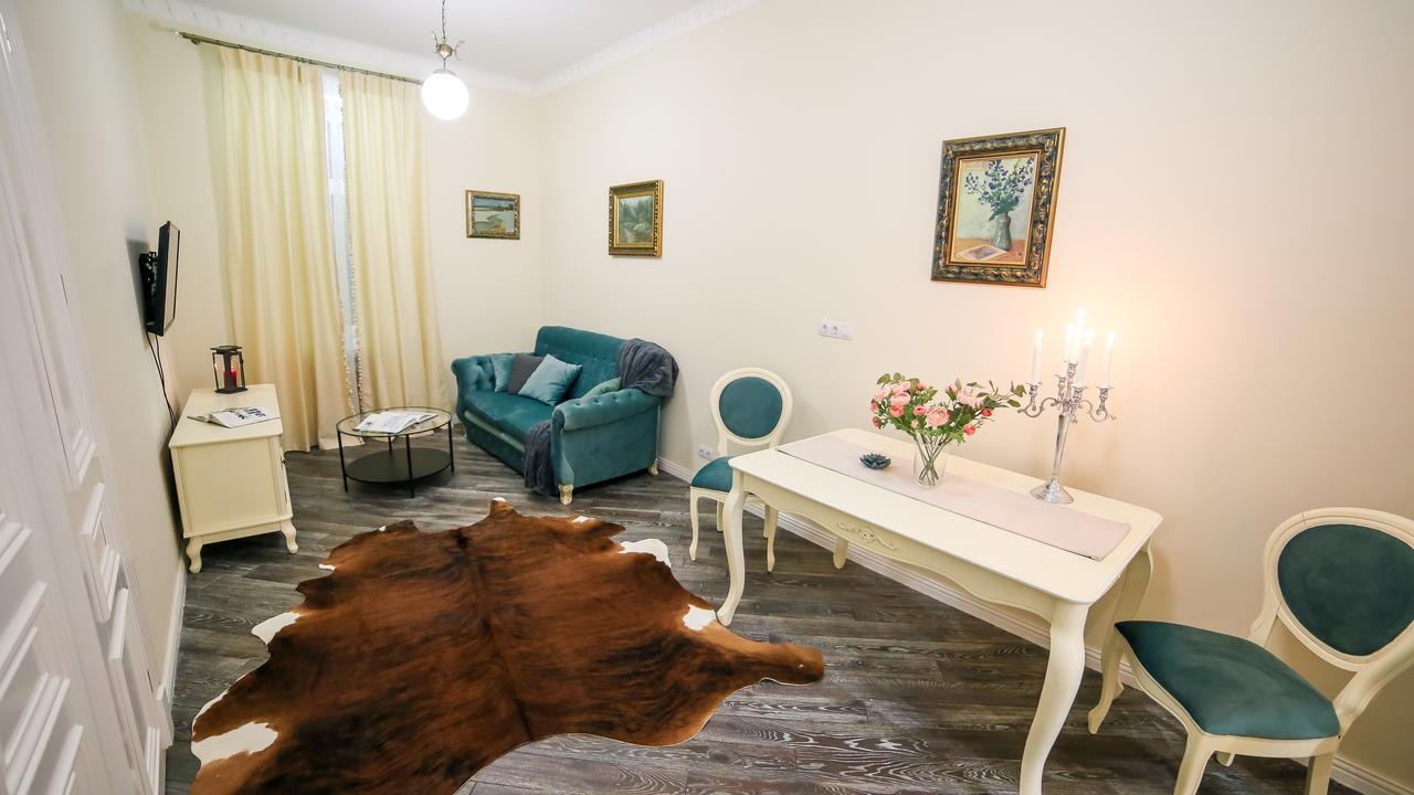 Franco Luxury Apartment ลวีฟ ภายนอก รูปภาพ