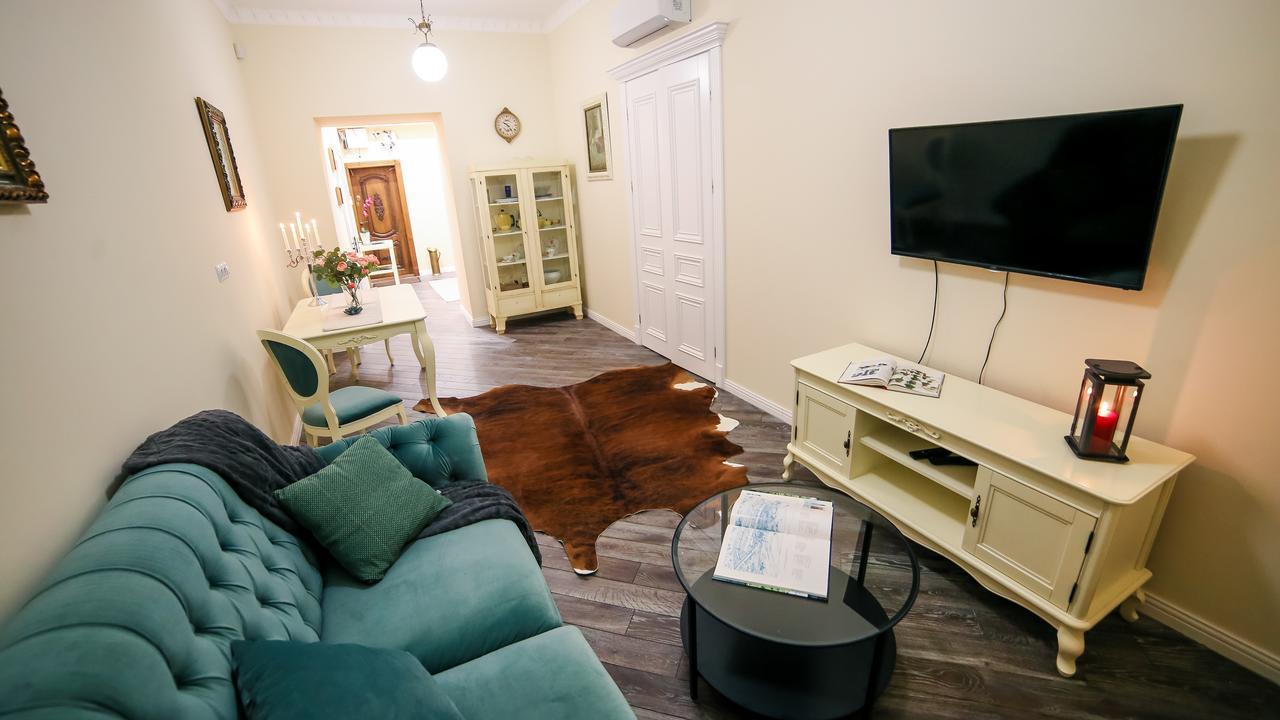 Franco Luxury Apartment ลวีฟ ภายนอก รูปภาพ