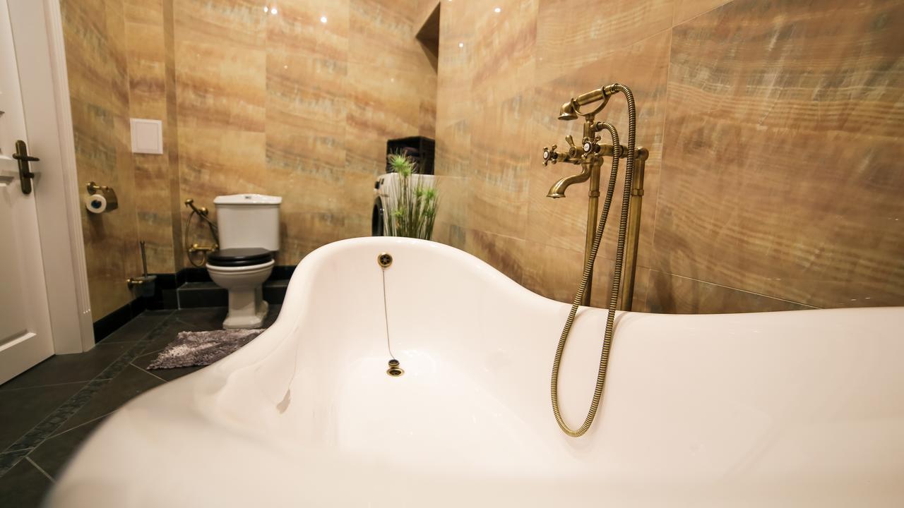 Franco Luxury Apartment ลวีฟ ภายนอก รูปภาพ